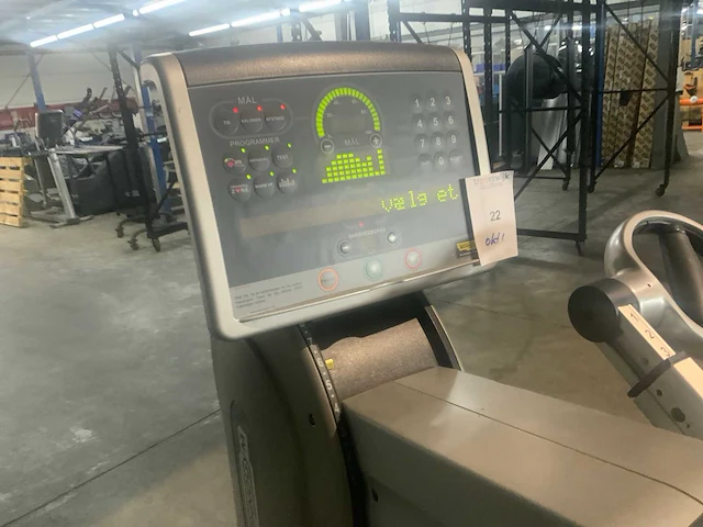 Technogym top excite arm toestel crosstrainer - afbeelding 2 van  3