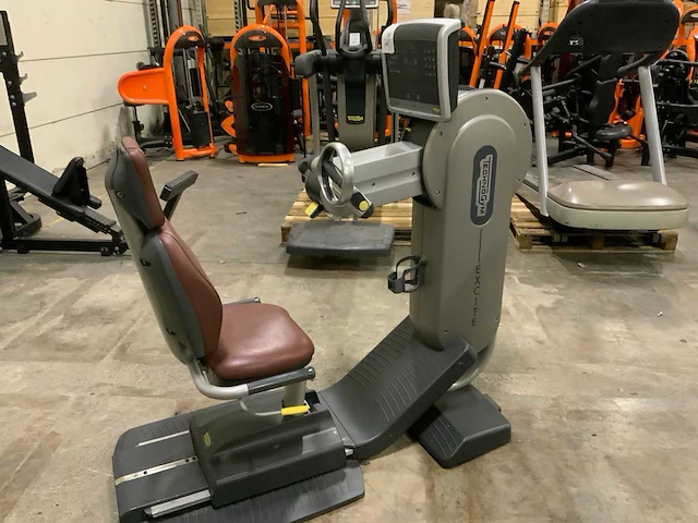 Technogym top excite arm toestel crosstrainer - afbeelding 2 van  6