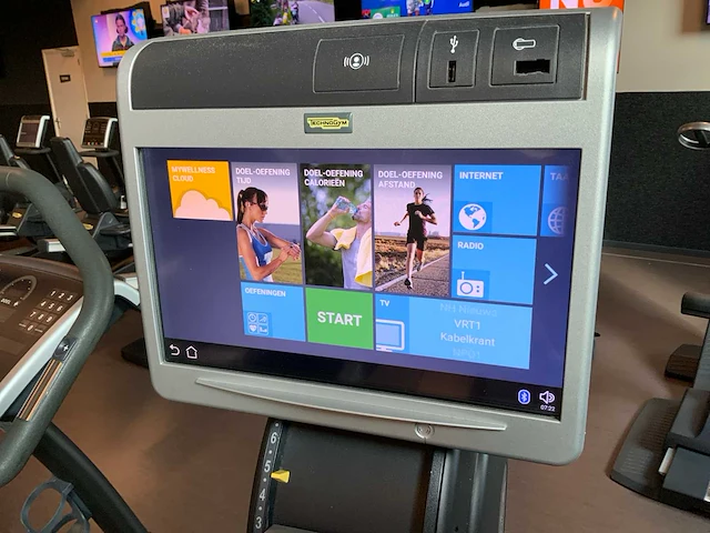 Technogym top excite unity crosstrainer - afbeelding 4 van  6