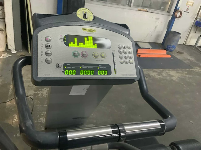 Technogym xt pro glidex crosstrainer - afbeelding 5 van  6