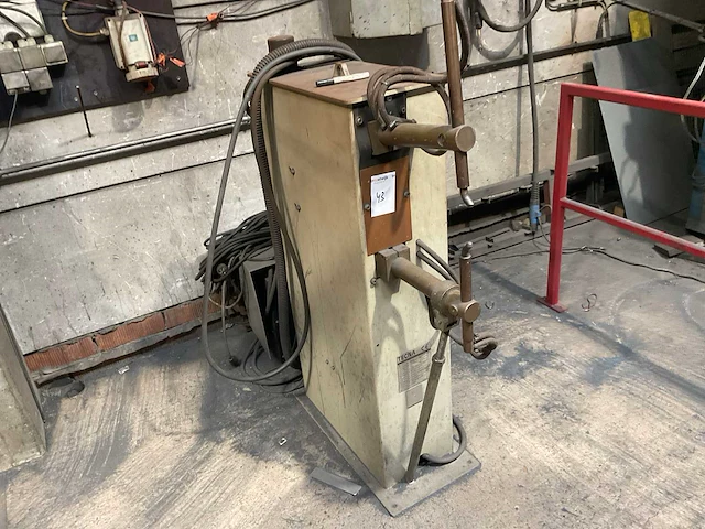 Tecna 4620n puntlasmachine - afbeelding 1 van  7