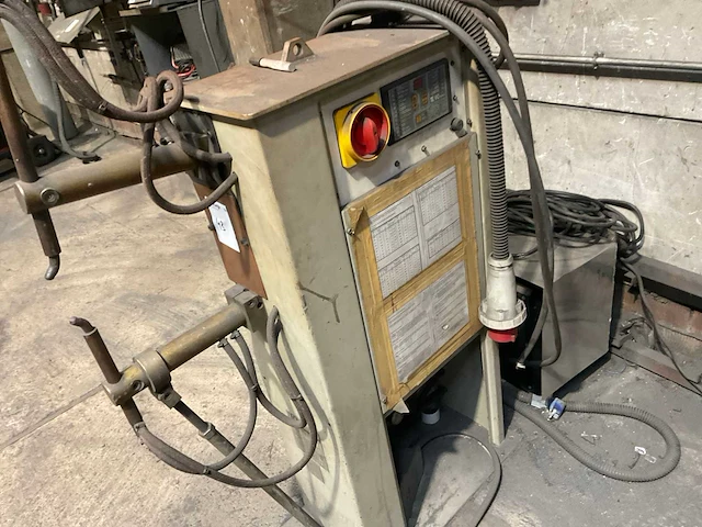 Tecna 4620n puntlasmachine - afbeelding 7 van  7
