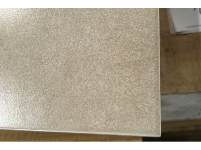 Tegels 34 m² - afbeelding 2 van  3