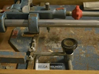 Tegelsnijder in houten kist - afbeelding 4 van  5
