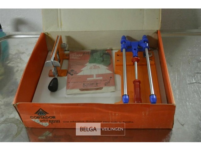 Tegelsnijder - afbeelding 1 van  4