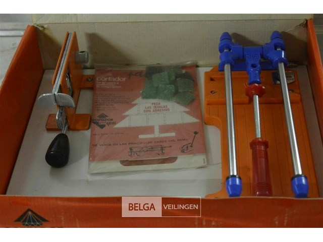 Tegelsnijder - afbeelding 2 van  4