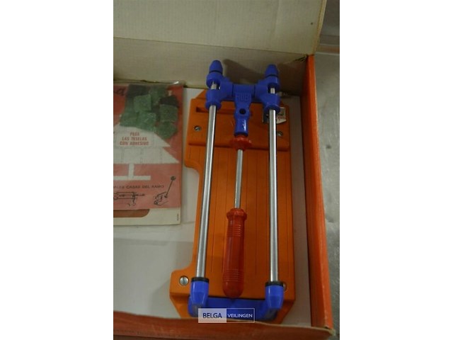 Tegelsnijder - afbeelding 3 van  4