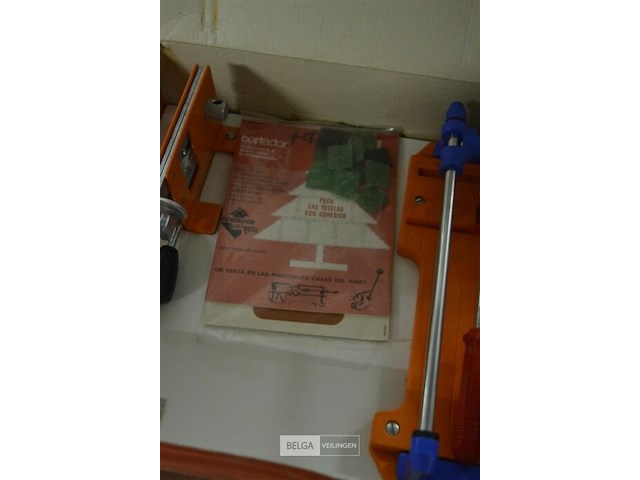 Tegelsnijder - afbeelding 4 van  4