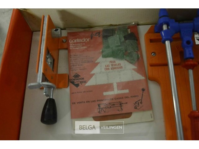 Tegelsnijder - afbeelding 3 van  3
