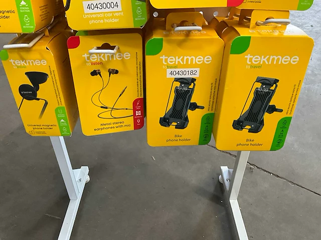Tekmee display met diverse mobiele accessoires (107x) - afbeelding 11 van  12