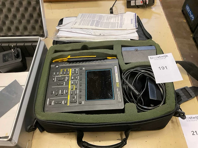 Tektronix ths720p handheld digital oscilloscoop - afbeelding 4 van  4