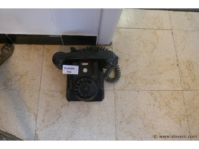 Telefoon in bakeliet - afbeelding 1 van  1