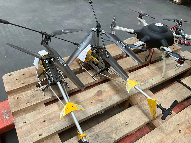Telegeleide rc- helikopters (5x) en drones (9x) - afbeelding 2 van  26