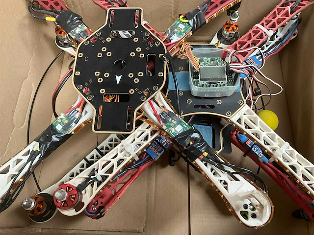 Telegeleide rc- helikopters (5x) en drones (9x) - afbeelding 8 van  26