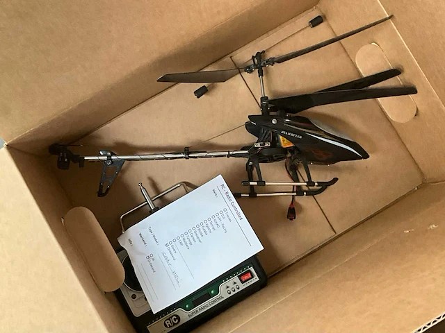 Telegeleide rc- helikopters (5x) en drones (9x) - afbeelding 18 van  26