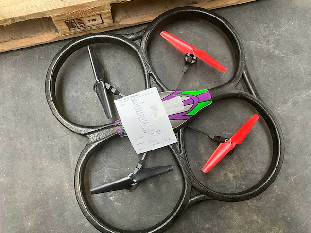 Telegeleide rc- helikopters (5x) en drones (9x) - afbeelding 25 van  26
