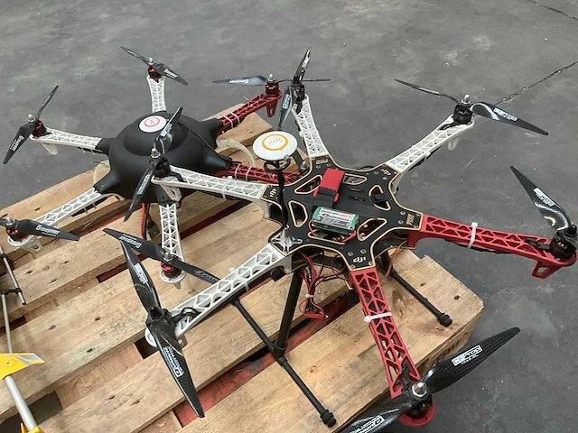 Telegeleide rc- helikopters (5x) en drones (9x) - afbeelding 26 van  26