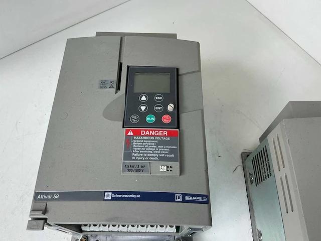 Telemecanique altivar 58 frequentieregelaar (2x) - afbeelding 4 van  6