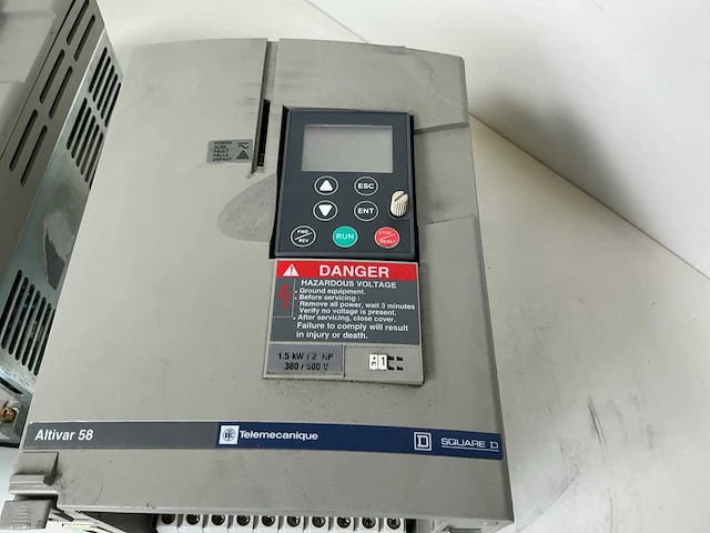 Telemecanique altivar 58 frequentieregelaar (2x) - afbeelding 4 van  7