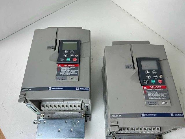 Telemecanique altivar 58 frequentieregelaar (2x) - afbeelding 2 van  6