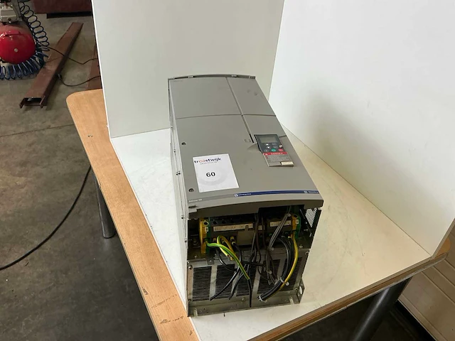 Telemecanique altivar58 atv58hd46n4 frequentieregelaar - afbeelding 2 van  7