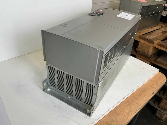 Telemecanique altivar58 atv58hd46n4 frequentieregelaar - afbeelding 5 van  7