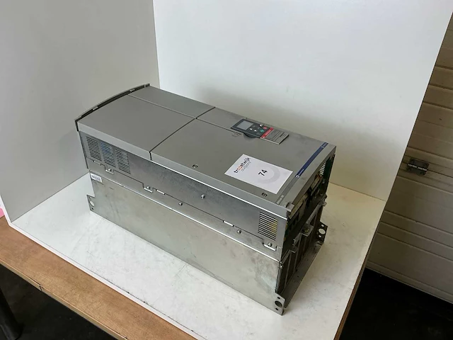 Telemecanique altivar58 atv58hd46n4 frequentieregelaar - afbeelding 1 van  8