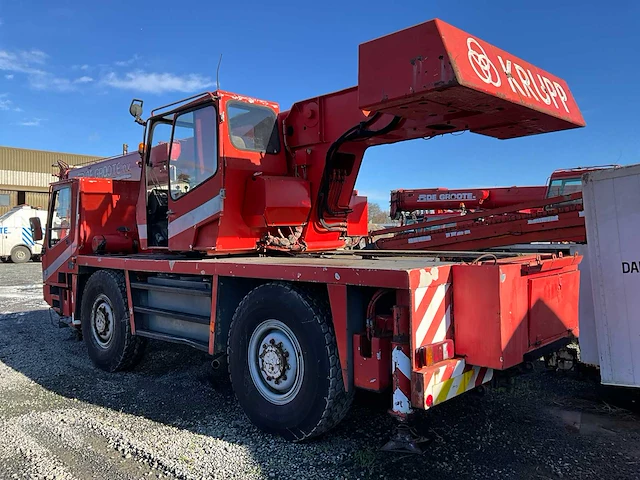 Telescoopkraan krupp k25 t - afbeelding 31 van  36
