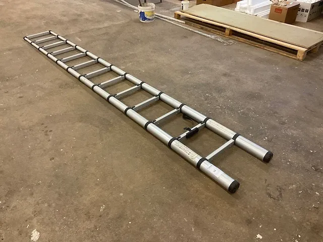 Telescoopladder - afbeelding 4 van  4