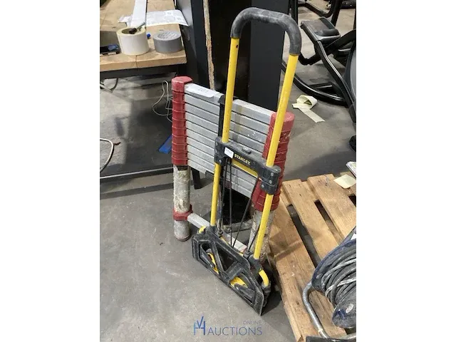 Telescopische ladder en steekwagentje - afbeelding 1 van  2
