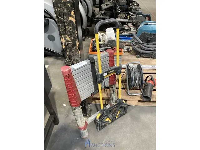 Telescopische ladder en steekwagentje - afbeelding 2 van  2