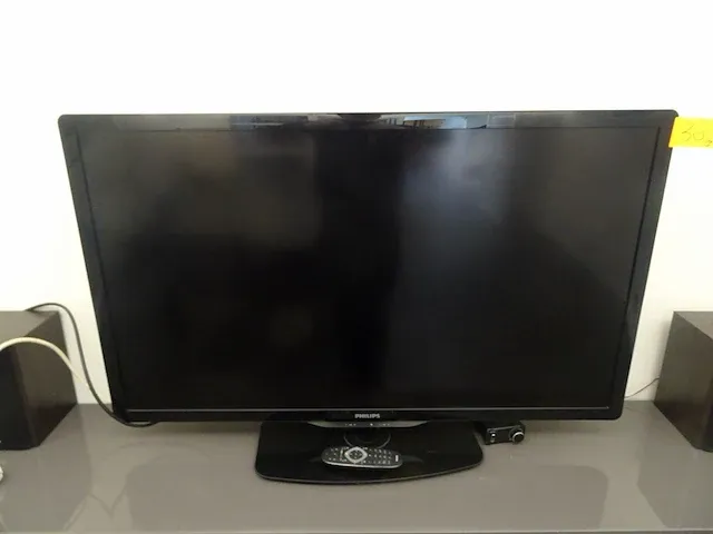 Televisie philips + consolemeubel - afbeelding 2 van  3