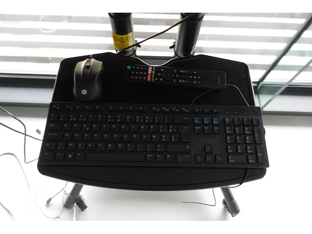 Televisiescherm sony op verrijdbaar statief - afbeelding 2 van  6