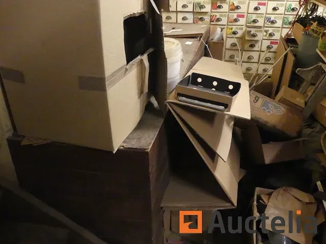 Teller, display en meststof in afdichtingen, kasregister, verschillend,... - afbeelding 7 van  17