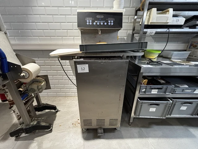 Tempereermachine chocolate world type cw24 delight - afbeelding 1 van  4