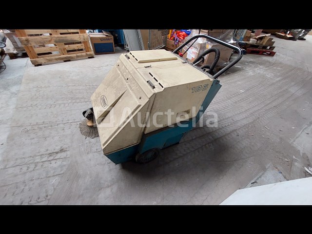 Tennant 186 schrobmachine/kuismachine - afbeelding 8 van  11