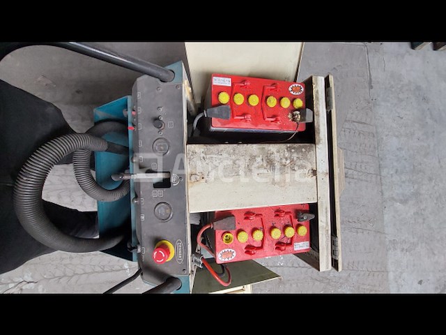 Tennant 186 schrobmachine/kuismachine - afbeelding 9 van  11