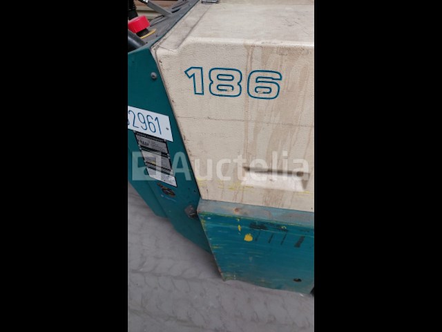 Tennant 186 schrobmachine/kuismachine - afbeelding 11 van  11