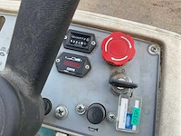 Tennant 6100 zelfrijdende veegmachine - afbeelding 7 van  9