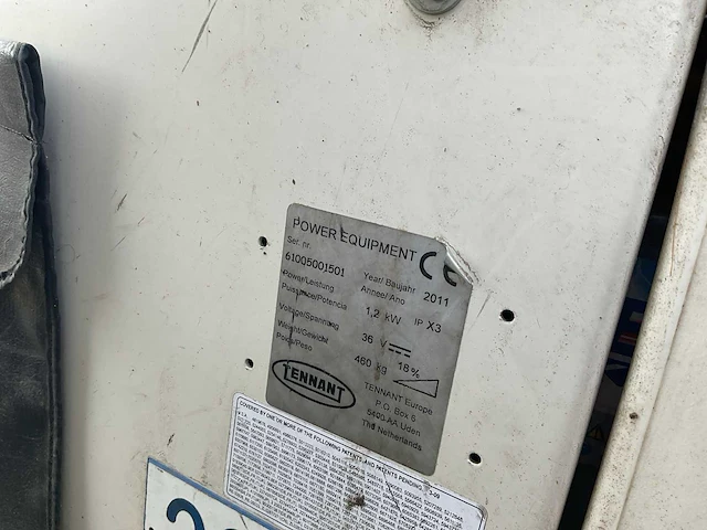 Tennant 6100 zelfrijdende veegmachine - afbeelding 9 van  9