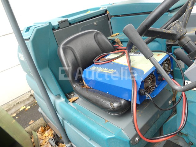 Tennant 8300 elektrische zitveegmachine en wasmachine - afbeelding 6 van  8