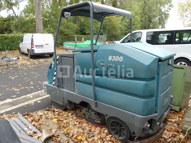 Tennant 8300 elektrische zitveegmachine en wasmachine - afbeelding 8 van  8