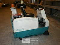 Tennant accu opzit-veegmachine - afbeelding 2 van  15