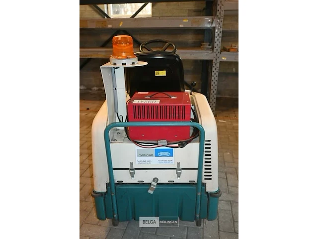 Tennant accu opzit-veegmachine - afbeelding 3 van  15