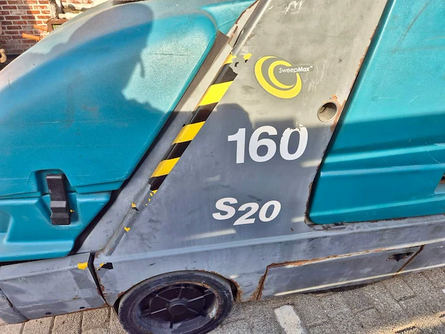 Tennant s20 sweepmax 160 zelfrijdende veegmachine - afbeelding 4 van  12