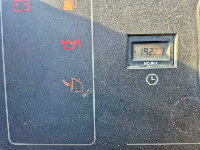 Tennant s20 sweepmax 160 zelfrijdende veegmachine - afbeelding 8 van  12