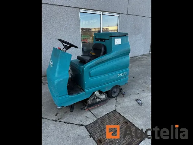 Tennant schrob- en zuigmachine 7100. - afbeelding 1 van  9