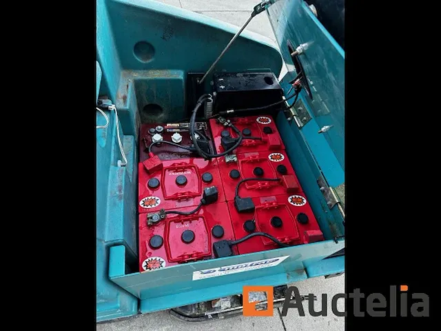 Tennant schrob- en zuigmachine 7100. - afbeelding 7 van  9