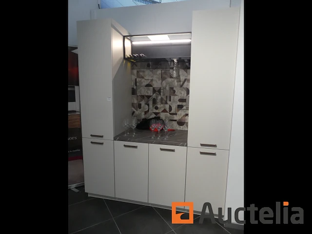 Tentoonstelling bar meubilair - afbeelding 5 van  12