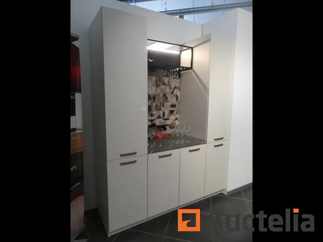 Tentoonstelling bar meubilair - afbeelding 6 van  12